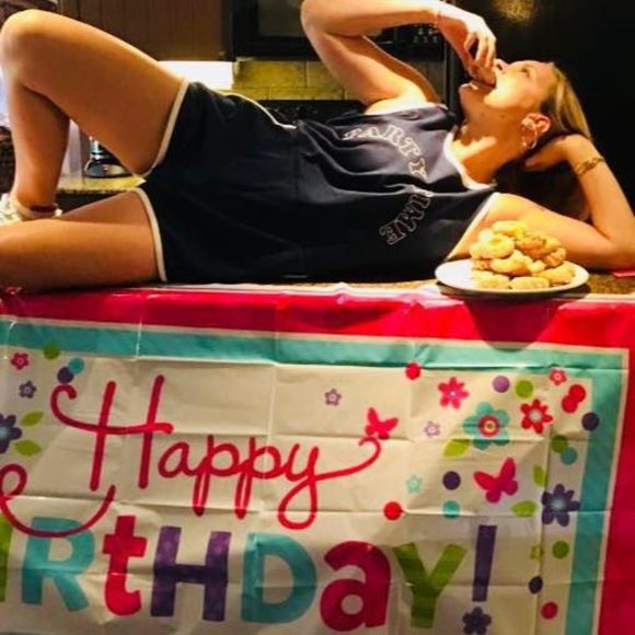 Meet your Posher, Heather - Picture 1 of 1